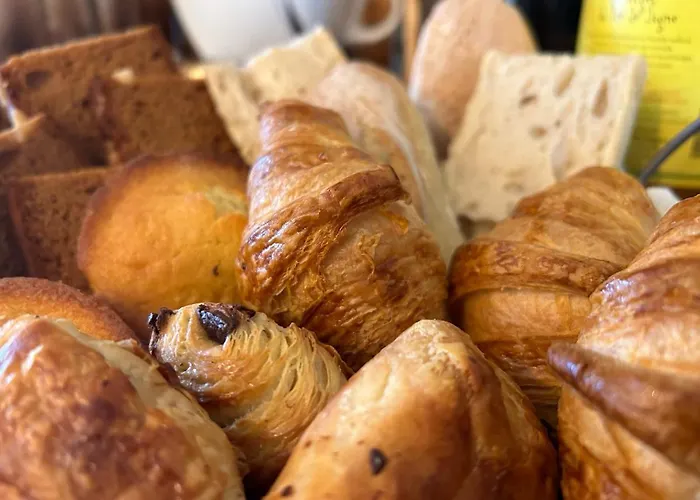 B&B Le Domaine De La Claire Fontaine -chambres D'hotes Montvalent