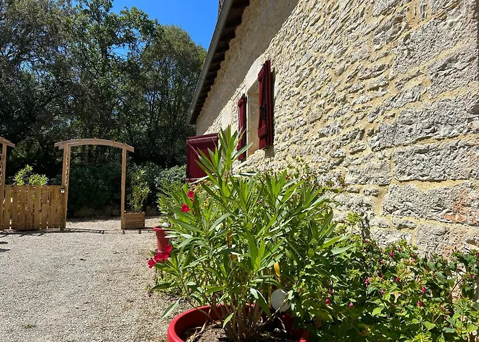 Le Domaine De La Claire Fontaine -chambres D'hotes 4* Montvalent