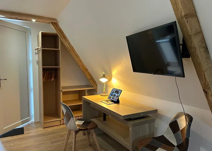 B&B Le Domaine De La Claire Fontaine -chambres D'hotes 4*