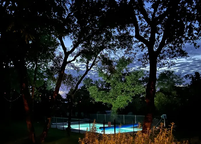 Le Domaine De La Claire Fontaine -chambres D'hotes Montvalent