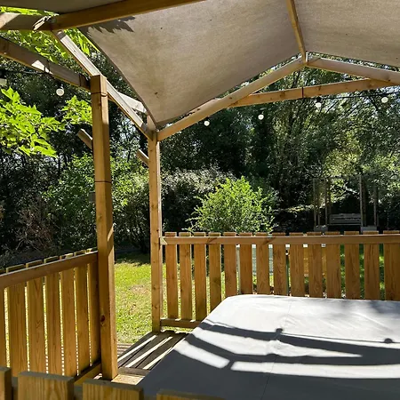 Le Domaine De La Claire Fontaine -chambres D'hotes Bed & Breakfast 4*