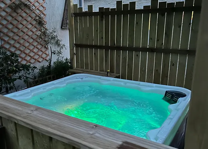 Le Domaine De La Claire Fontaine -chambres D'hotes 4*