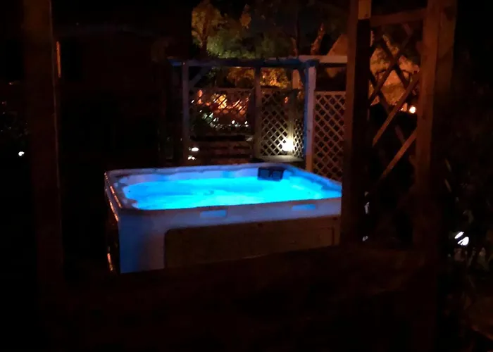 Le Domaine De La Claire Fontaine -chambres D'hotes Montvalent