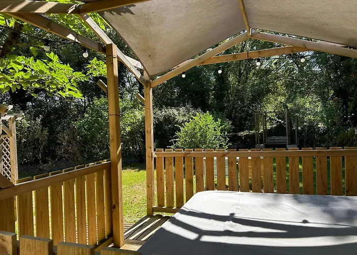 Le Domaine De La Claire Fontaine -chambres D'hotes Bed & Breakfast 4*